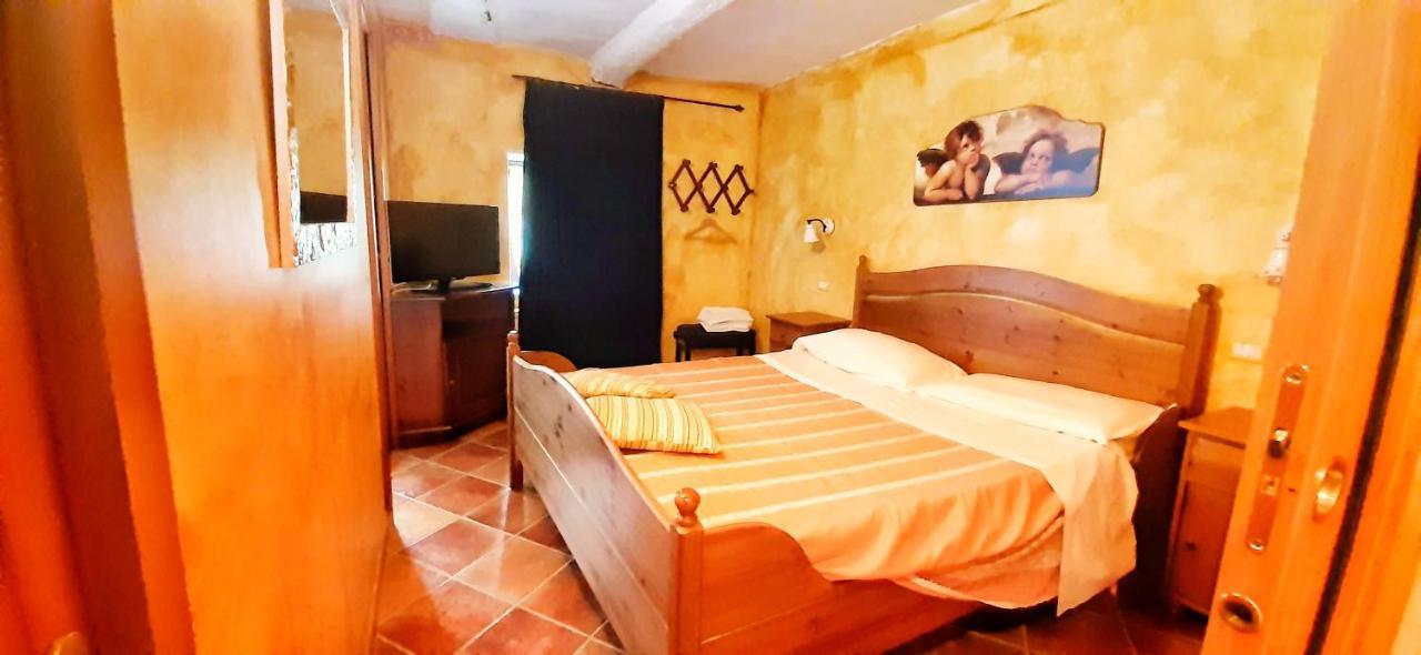 Casale Trusella Bed & Breakfast Ponti Bilik gambar